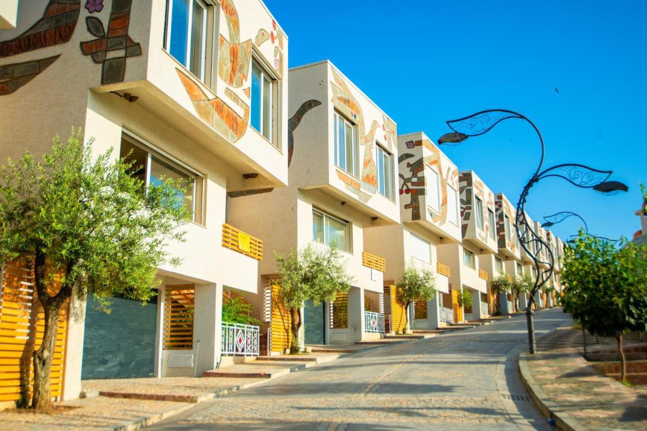 Arka Art Hotel Tiranë Ngoại thất bức ảnh Residential neighborhood in the city of Murcia