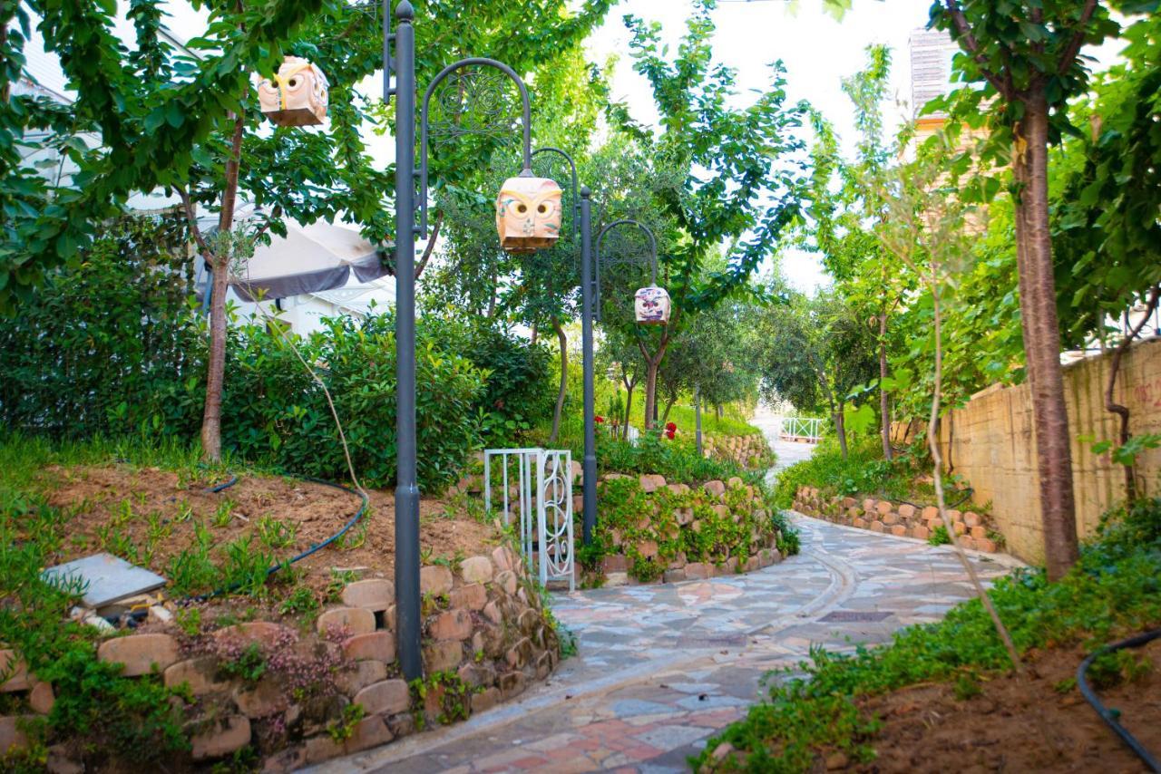 Arka Art Hotel Tiranë Ngoại thất bức ảnh The path of the cable car