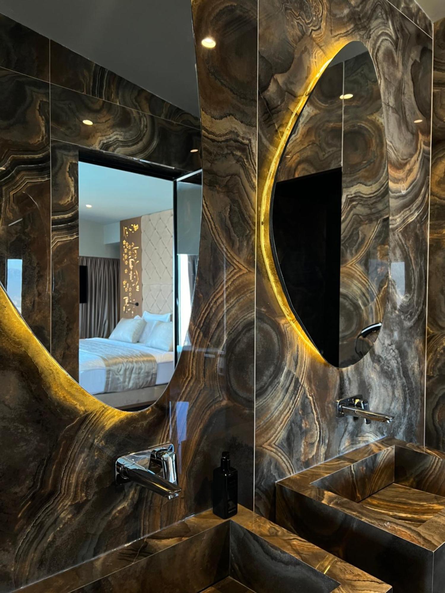 Arka Art Hotel Tiranë Ngoại thất bức ảnh Bathroom