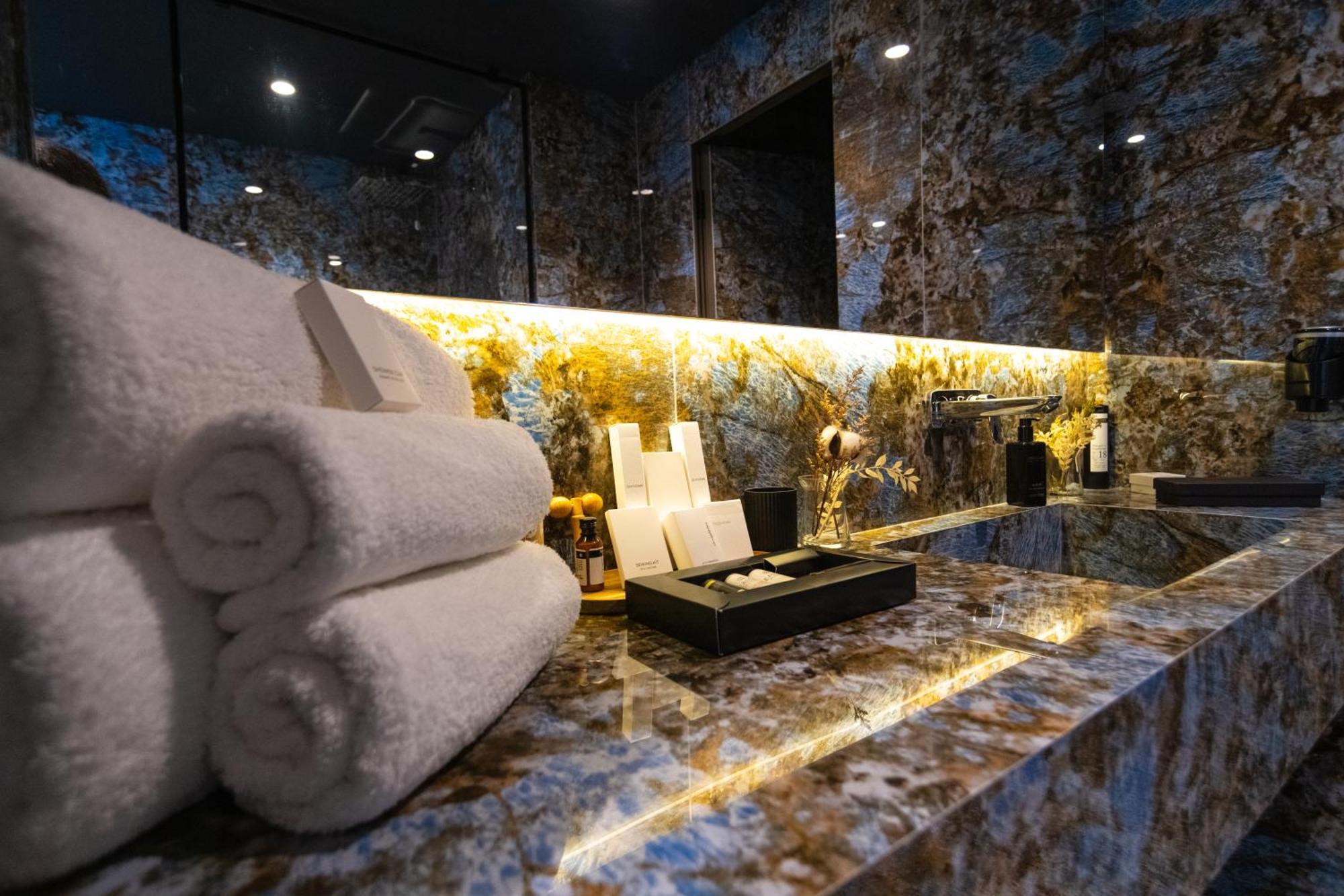 Arka Art Hotel Tiranë Ngoại thất bức ảnh Bathroom