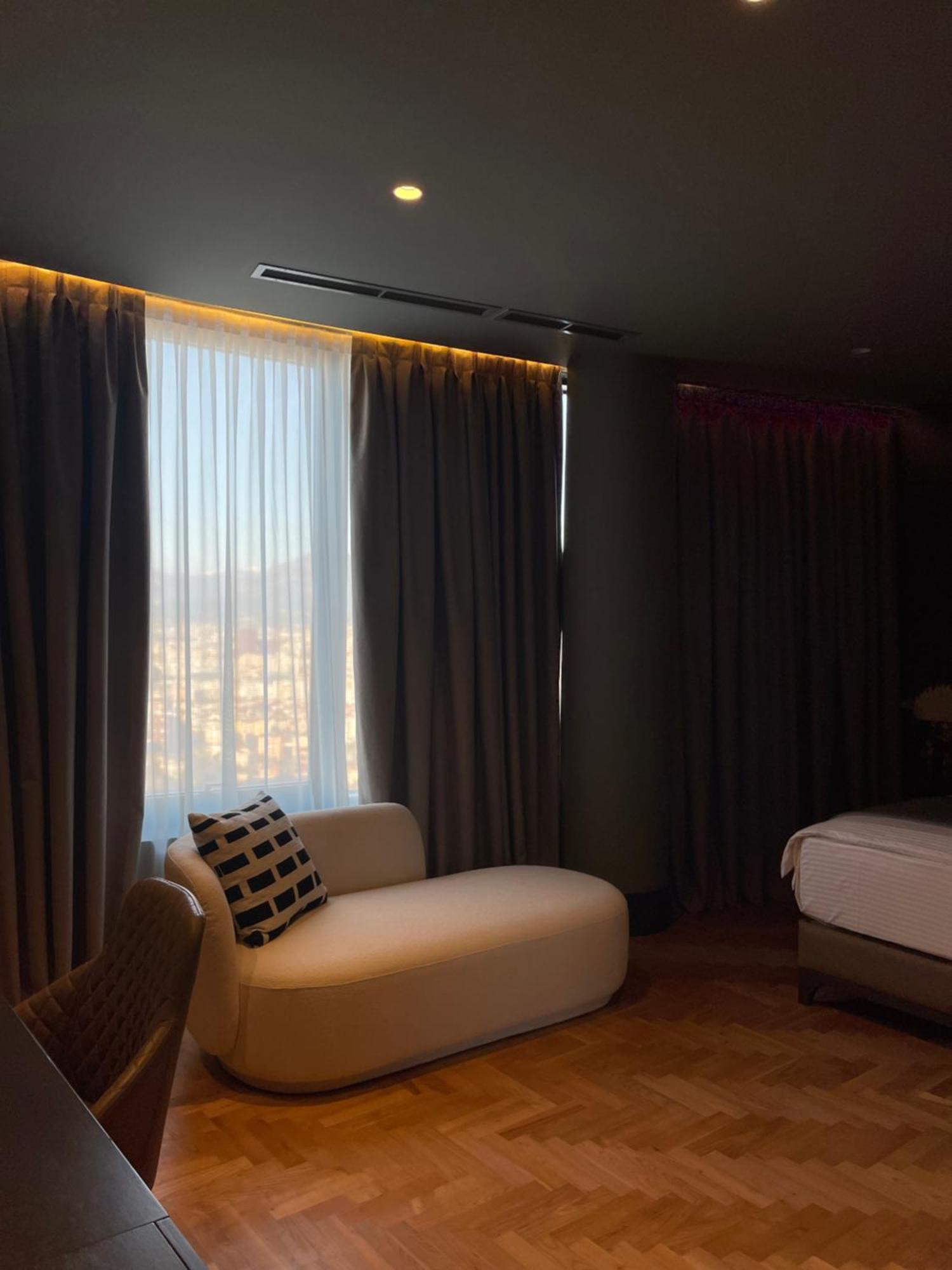 Arka Art Hotel Tiranë Ngoại thất bức ảnh A room at the hotel